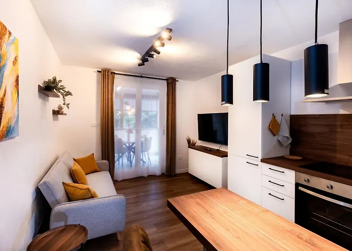 Bruno, Novigrad Apartment